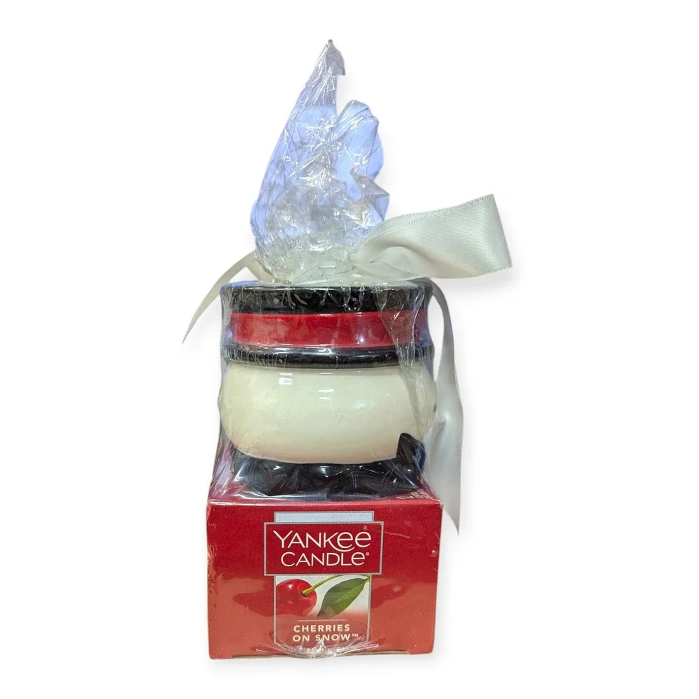 Yankee Candle Cherries On Snow 12‎ Tea Lights & Snowman Ceramic Holder Gift Set